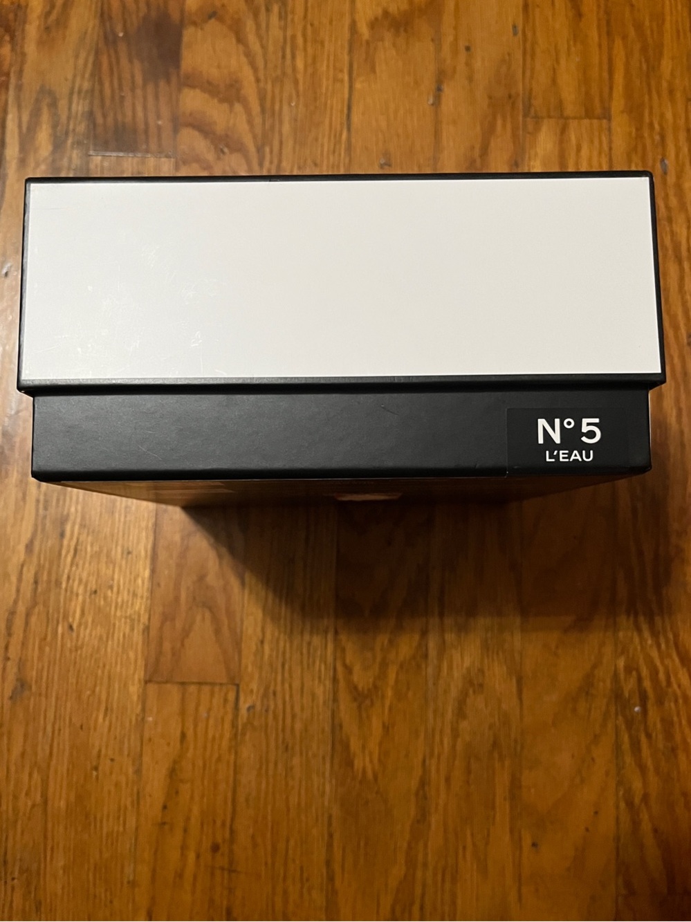 CHANEL Black Embossed Logo on White Empty Box - Picture 8 of 15